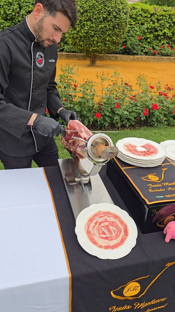 Cortador de jamón en un evento